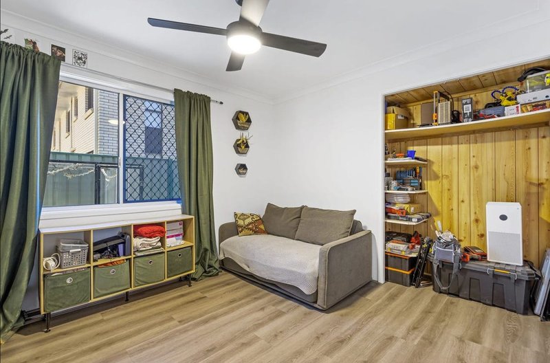 Photo - 6/18 Defiance Road, Logan Central QLD 4114 - Image 6