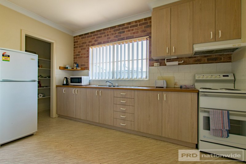 Photo - 6/18 Russell Street, Tumut NSW 2720 - Image 3