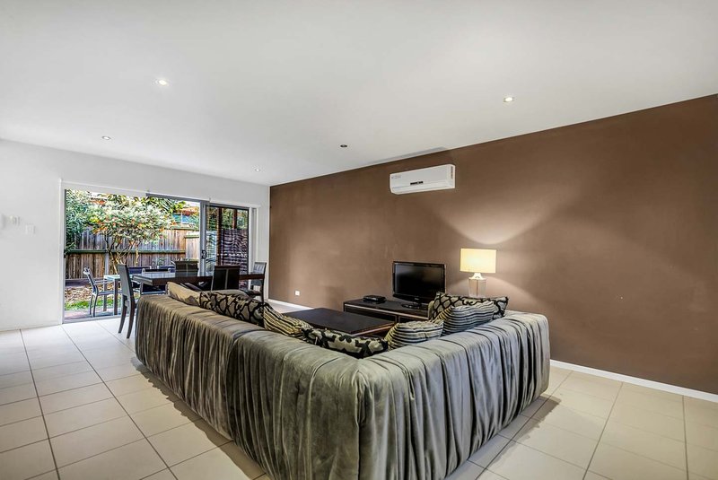 Photo - 61/80 Moolyyir Street, Urangan QLD 4655 - Image 3