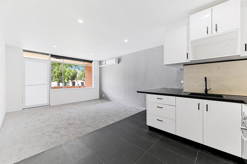 Photo - 6/1802-1806 Dandenong Road, Clayton VIC 3168 - Image 2