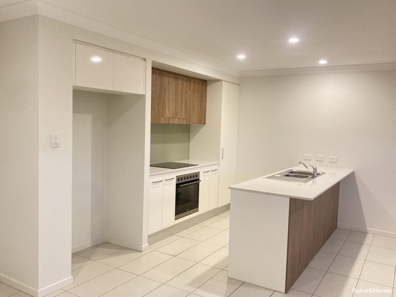 Photo - 6/188 Gainsborough Drive, Pimpama QLD 4209 - Image 4