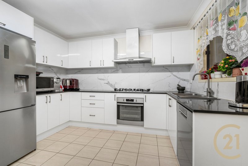 Photo - 6/19-21 Third Avenue, Macquarie Fields NSW 2564 - Image 2