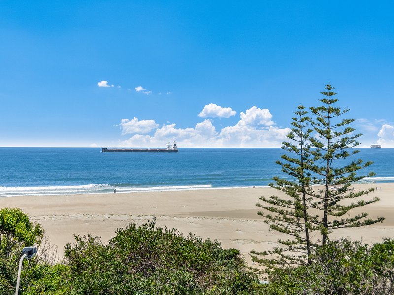 Photo - 6/19 Esplanade Bulcock Beach , Caloundra QLD 4551 - Image 5