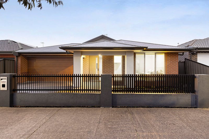 Photo - 619 Grand Boulevard, Craigieburn VIC 3064 - Image 1