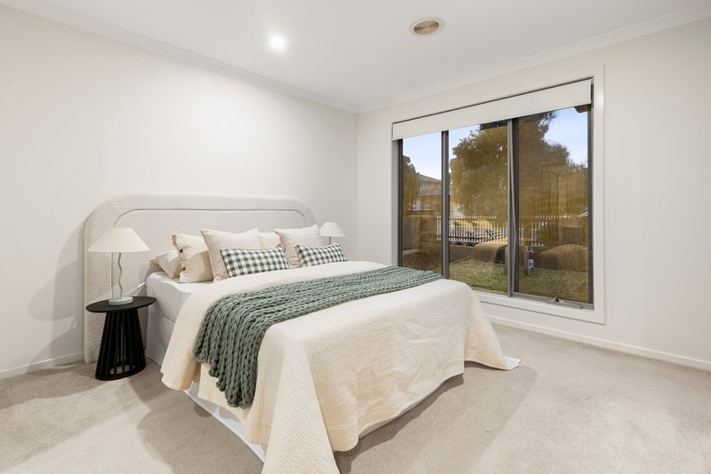 Photo - 619 Grand Boulevard, Craigieburn VIC 3064 - Image 3