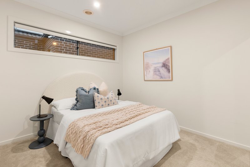 Photo - 619 Grand Boulevard, Craigieburn VIC 3064 - Image 5