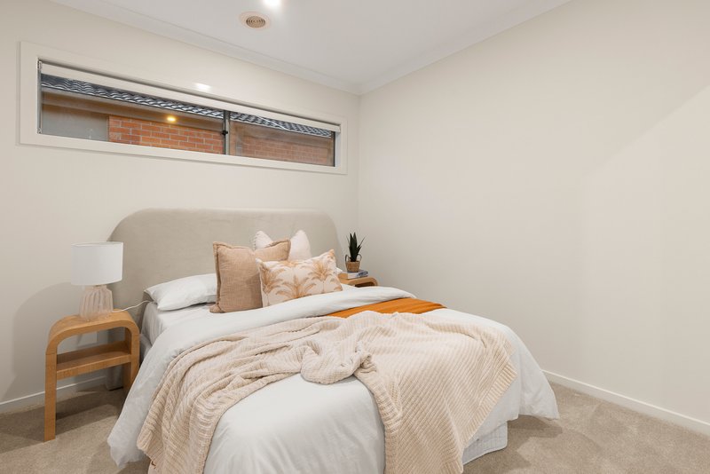Photo - 619 Grand Boulevard, Craigieburn VIC 3064 - Image 6
