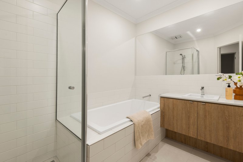 Photo - 619 Grand Boulevard, Craigieburn VIC 3064 - Image 7