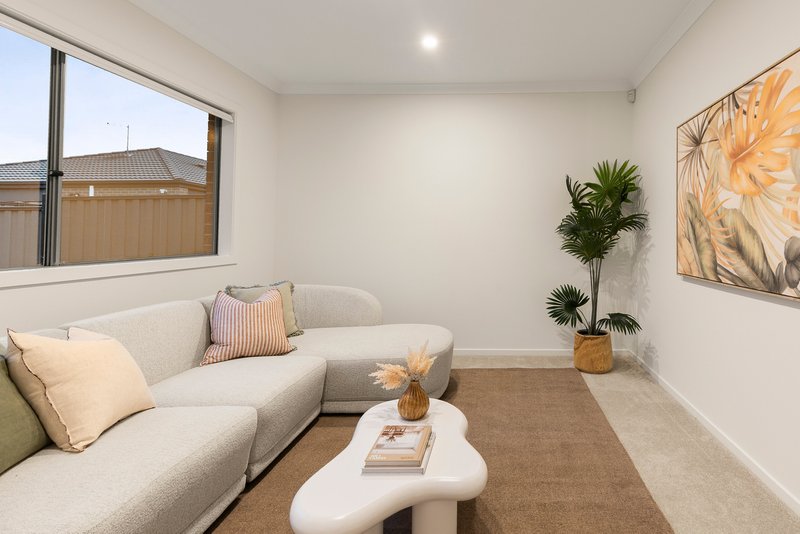 Photo - 619 Grand Boulevard, Craigieburn VIC 3064 - Image 14