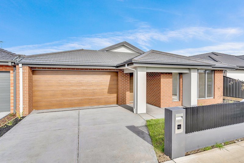 Photo - 619 Grand Boulevard, Craigieburn VIC 3064 - Image 2