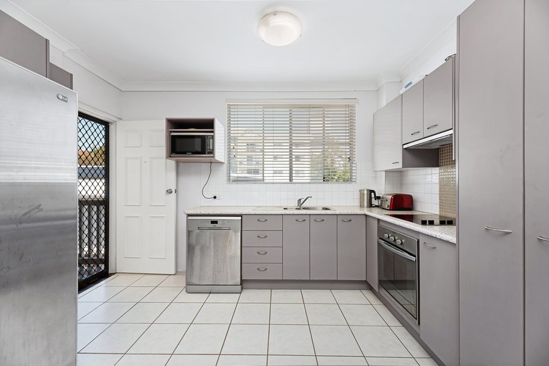 Photo - 6/19 Saltair Street, Kings Beach QLD 4551 - Image 5