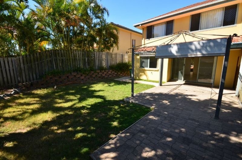 Photo - 6/191 Greenacre Drive, Arundel QLD 4214 - Image 16