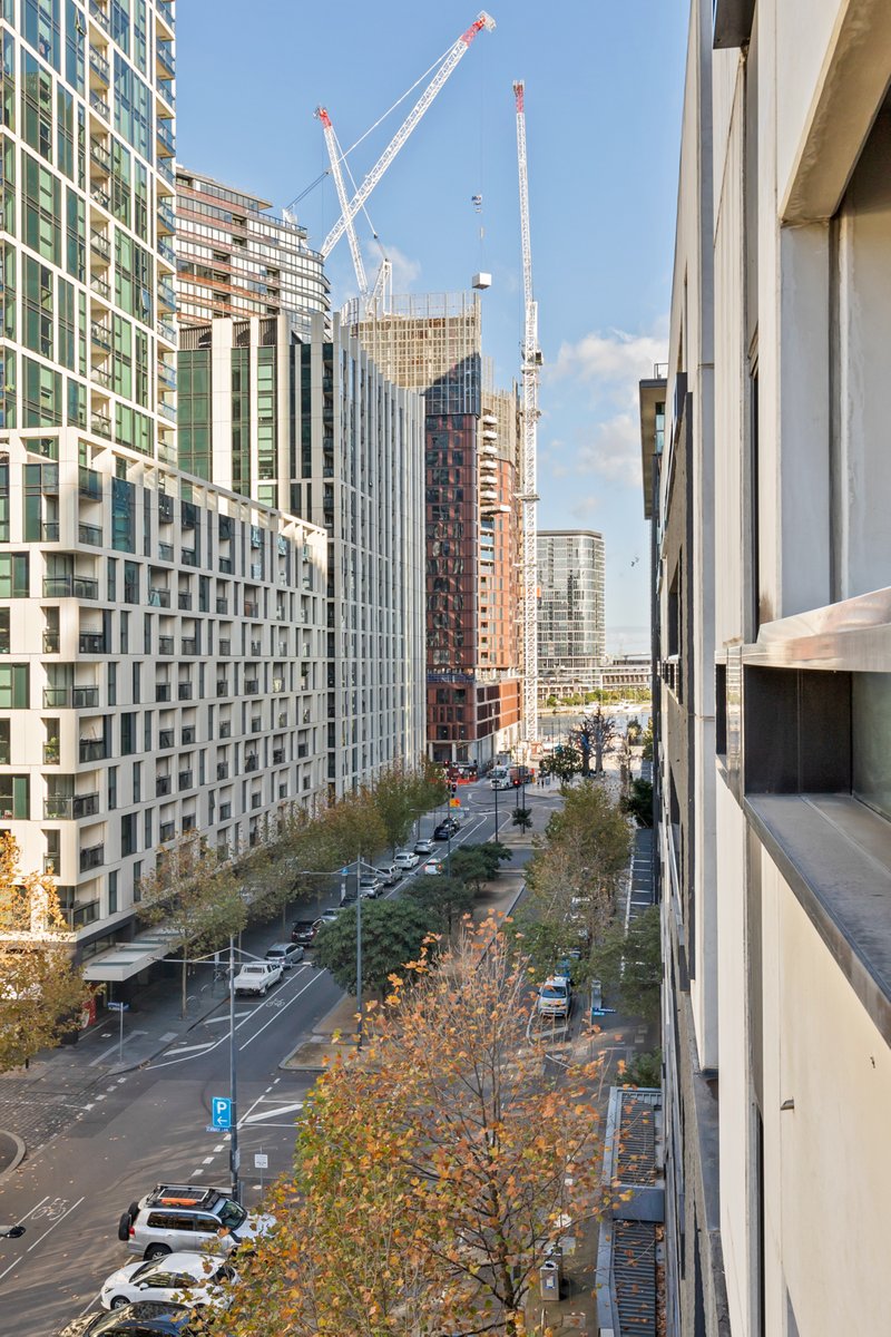 Photo - 619/838 Bourke Street, Docklands VIC 3008 - Image 8