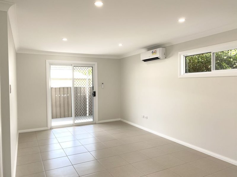 Photo - 61A Butler Crescent, South Penrith NSW 2750 - Image 5