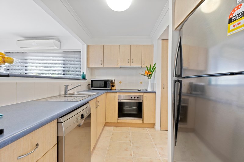 Photo - 6/2-4 Beacon Court, Sunrise Beach QLD 4567 - Image 5