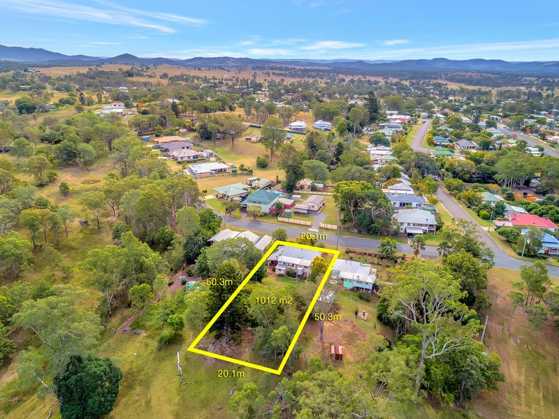 Photo - 62 Bellambi Street, Toogoolawah QLD 4313 - Image 14