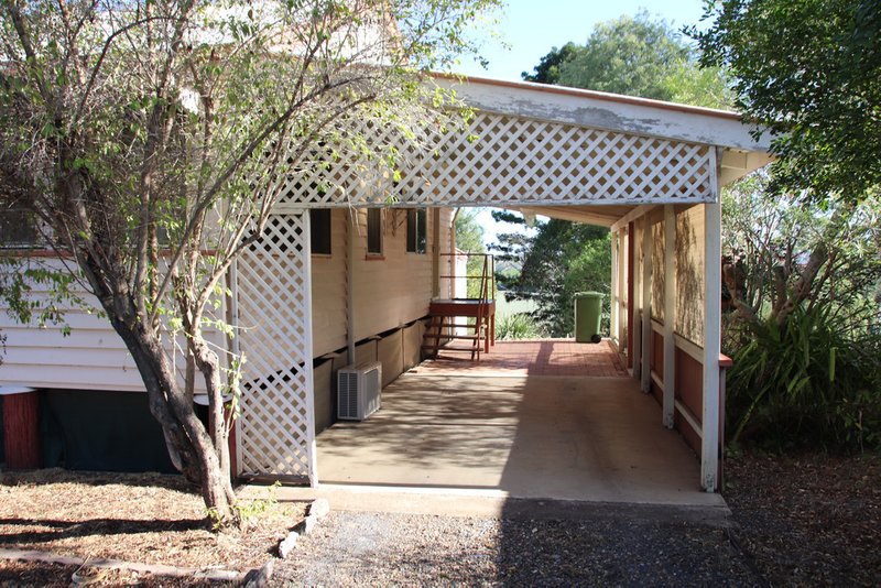 Photo - 62 Bellambi Street, Toogoolawah QLD 4313 - Image 17