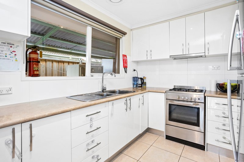 Photo - 62 Bellbridge Drive, Hoppers Crossing VIC 3029 - Image 6