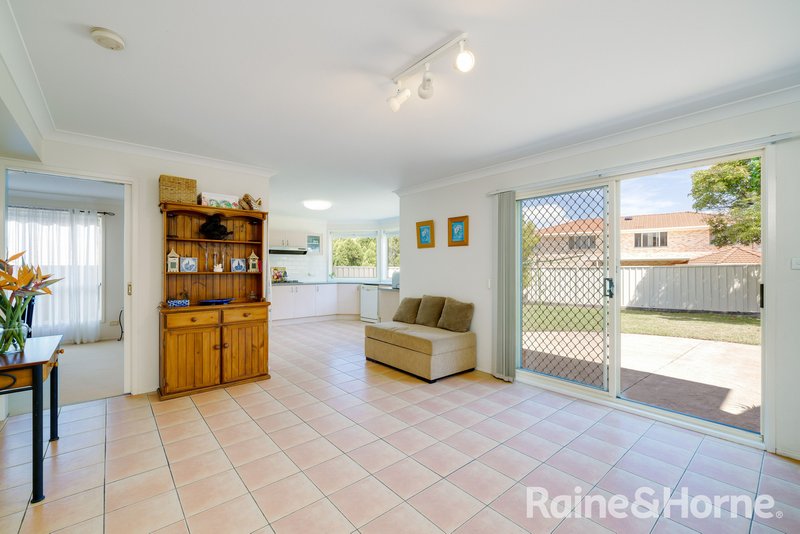 Photo - 62 Bindowan Crescent, Maryland NSW 2287 - Image 6