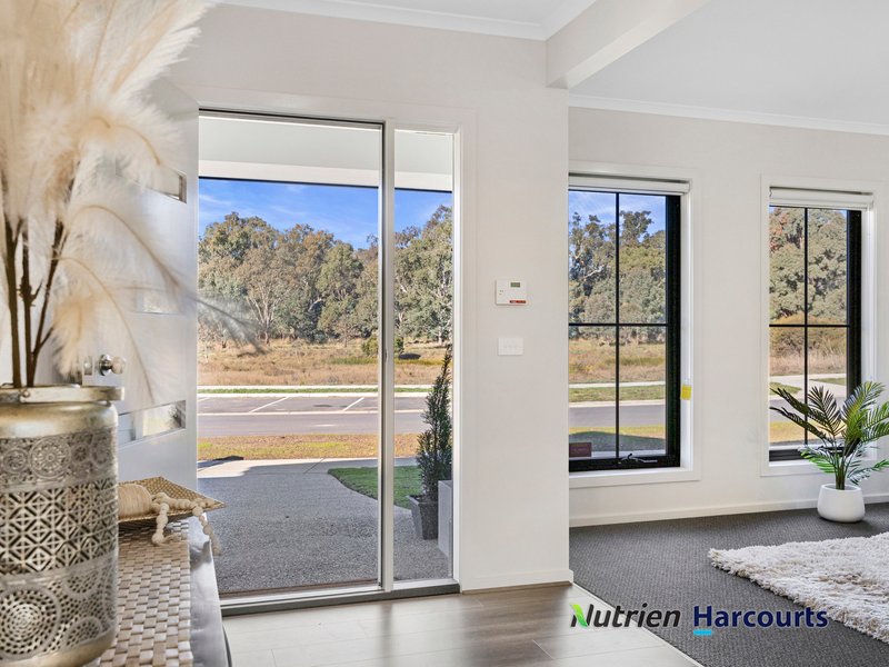 Photo - 62 Boundary Creek Boulevard, Yea VIC 3717 - Image 6