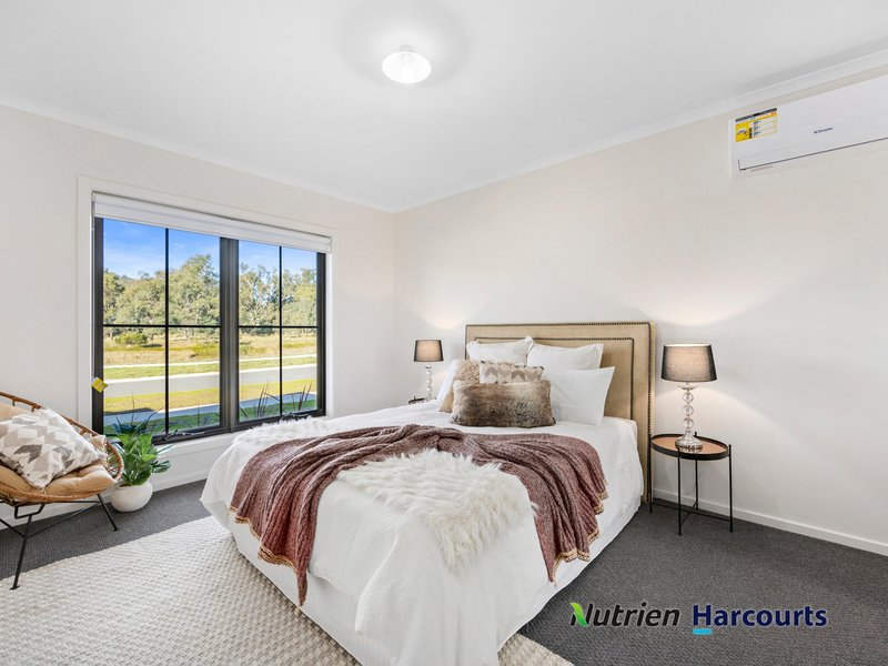 Photo - 62 Boundary Creek Boulevard, Yea VIC 3717 - Image 9