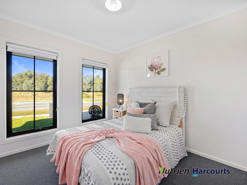 Photo - 62 Boundary Creek Boulevard, Yea VIC 3717 - Image 11