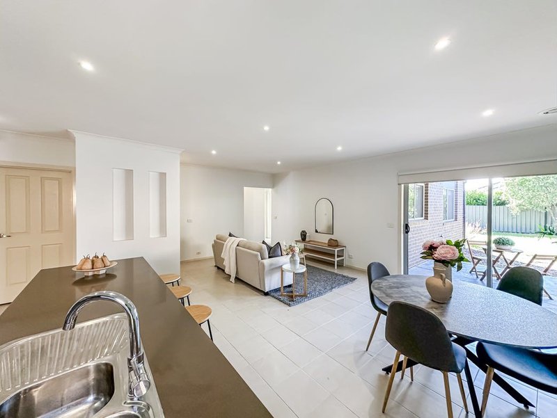Photo - 62 Brownlow Drive, Point Cook VIC 3030 - Image 7