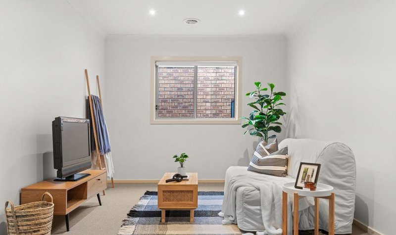 Photo - 62 Brownlow Drive, Point Cook VIC 3030 - Image 8