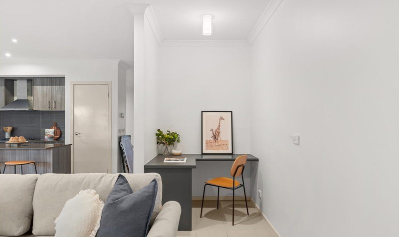 Photo - 62 Brownlow Drive, Point Cook VIC 3030 - Image 10