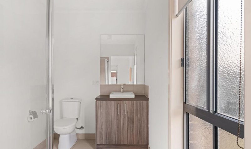 Photo - 62 Brownlow Drive, Point Cook VIC 3030 - Image 12