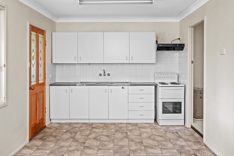 Photo - 6/2 Capper Street, Telarah NSW 2320 - Image 3