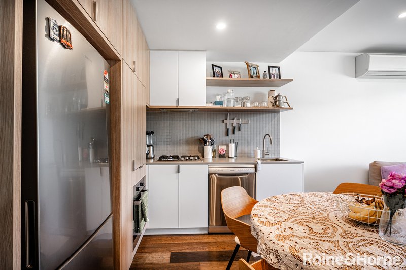 Photo - 6/2 Clark Street, Williams Landing VIC 3027 - Image 3