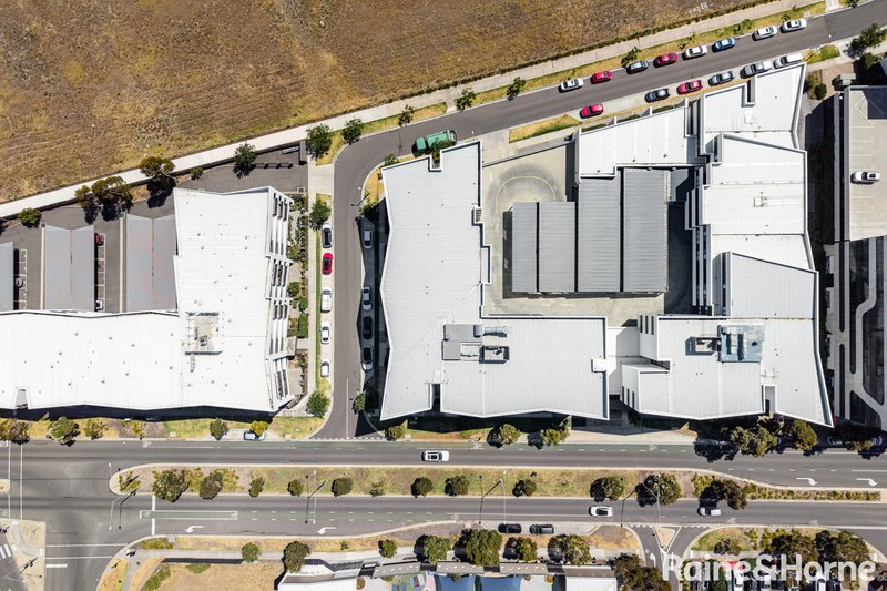 Photo - 6/2 Clark Street, Williams Landing VIC 3027 - Image 17