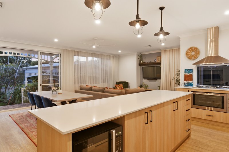 Photo - 62 Collick Street, Hilton WA 6163 - Image 10