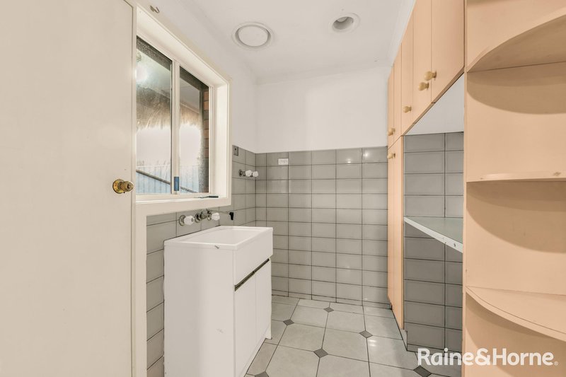 Photo - 62 Concord Circuit, Albanvale VIC 3021 - Image 9