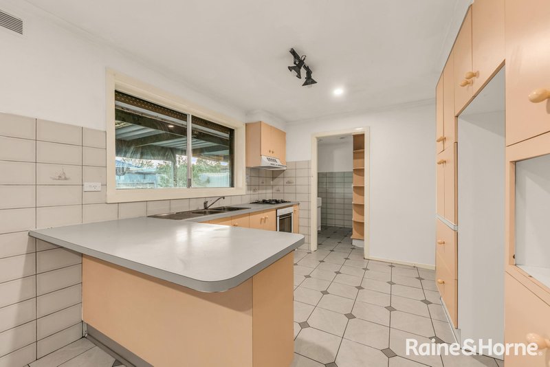 Photo - 62 Concord Circuit, Albanvale VIC 3021 - Image 12