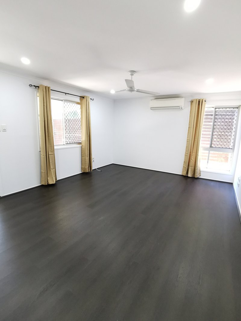 Photo - 62 Conifer Street, Hillcrest QLD 4118 - Image 6
