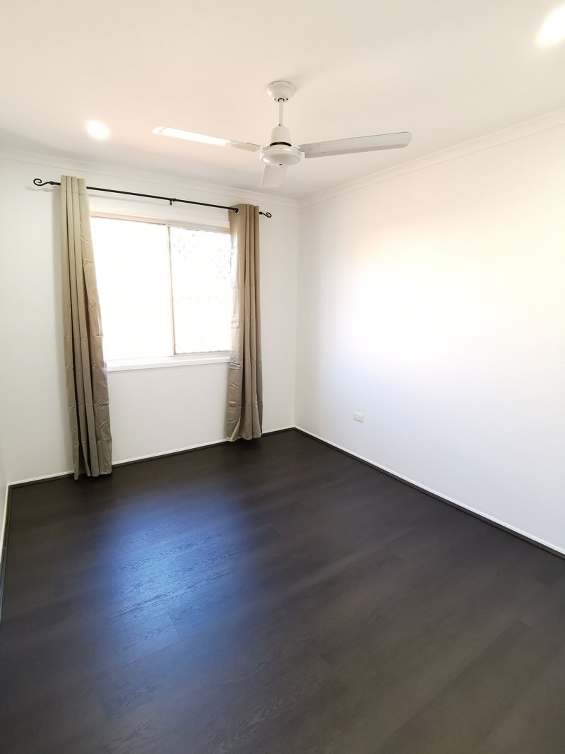 Photo - 62 Conifer Street, Hillcrest QLD 4118 - Image 8