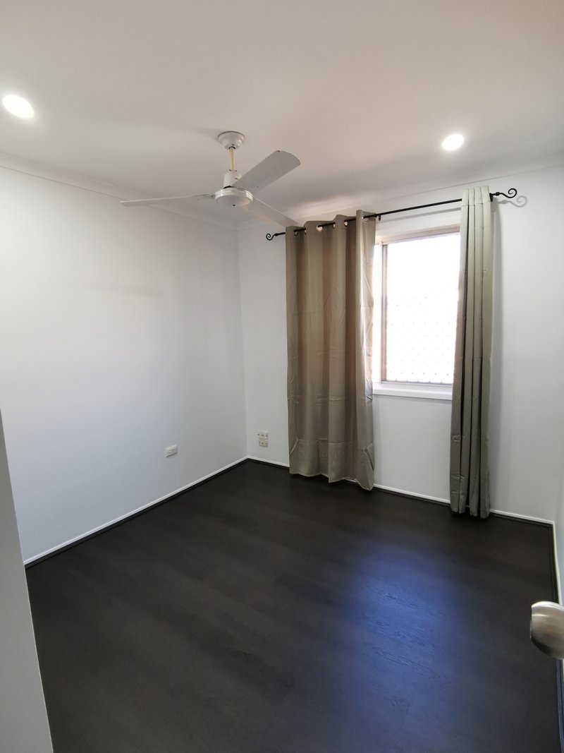 Photo - 62 Conifer Street, Hillcrest QLD 4118 - Image 9