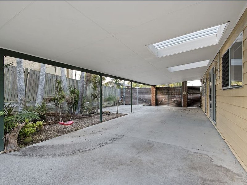 Photo - 62 Conifer Street, Hillcrest QLD 4118 - Image 11