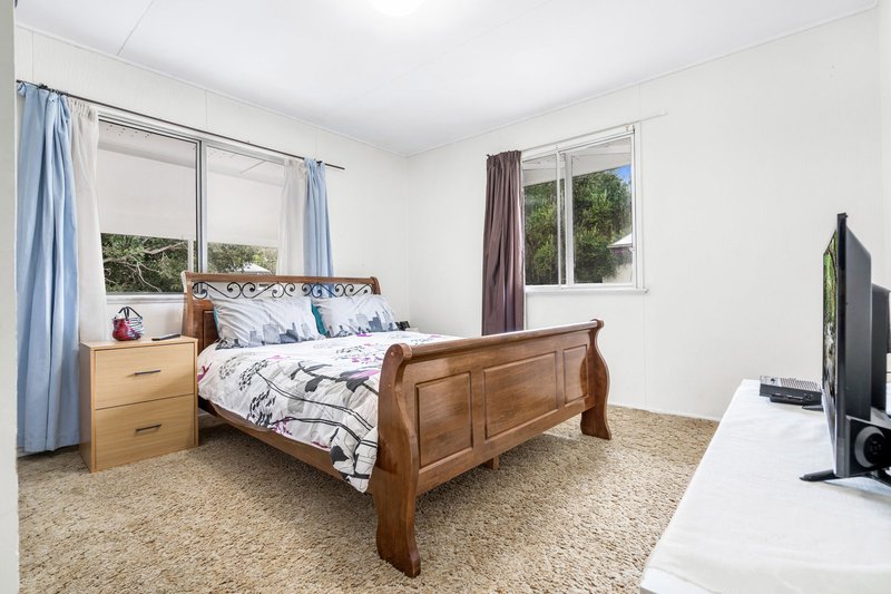 Photo - 62 Curve Avenue, Wynnum QLD 4178 - Image 6