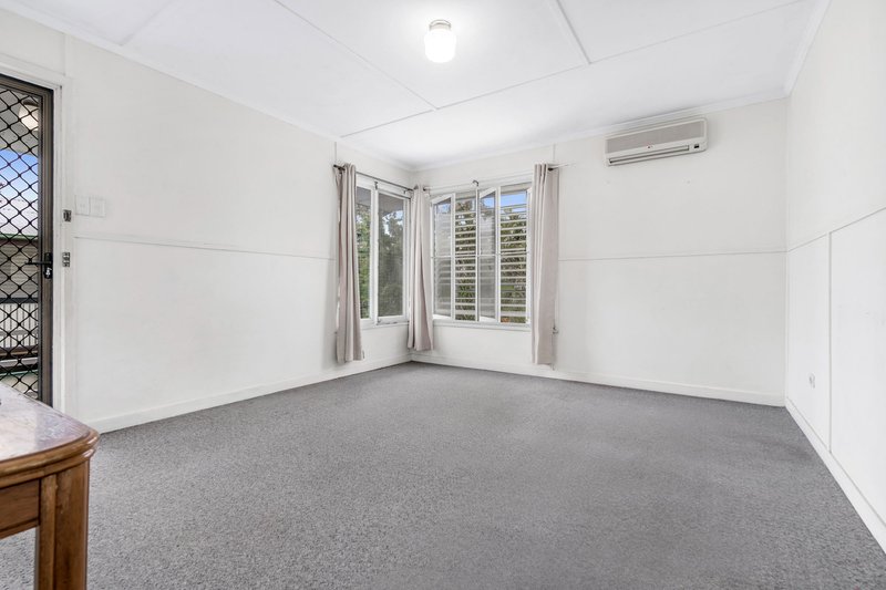 Photo - 62 Curve Avenue, Wynnum QLD 4178 - Image 9