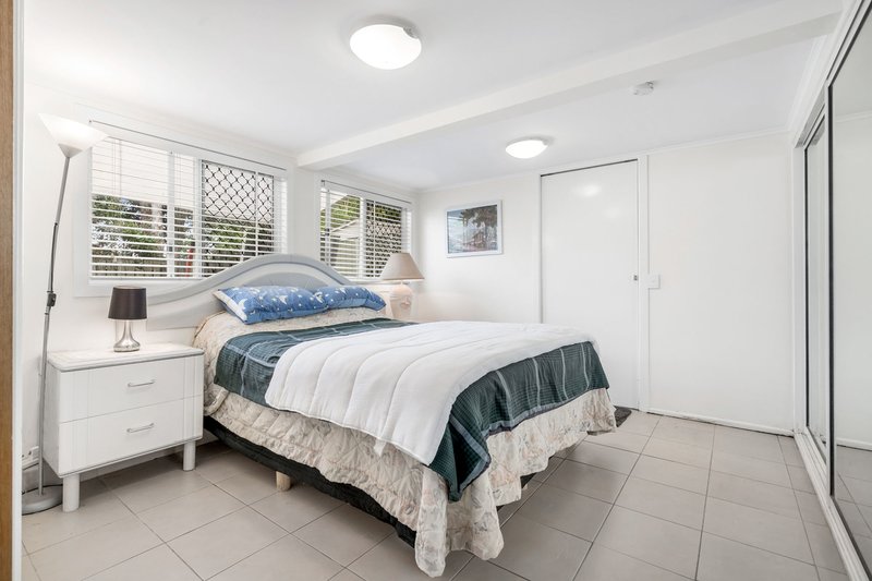 Photo - 62 Curve Avenue, Wynnum QLD 4178 - Image 10