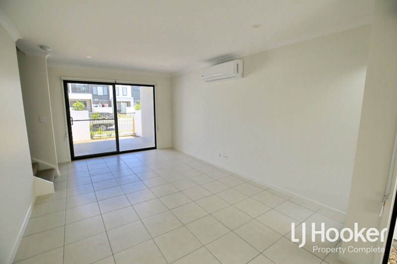 Photo - 62 Darnell Street, Yarrabilba QLD 4207 - Image 3