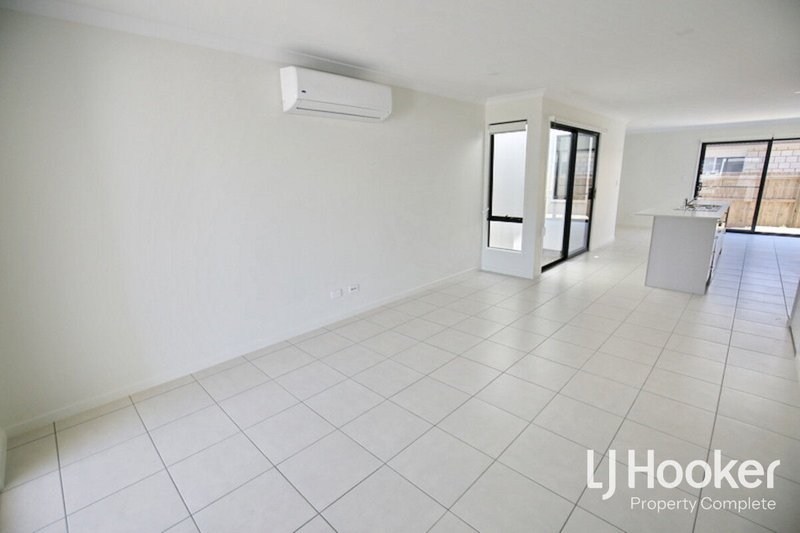 Photo - 62 Darnell Street, Yarrabilba QLD 4207 - Image 5