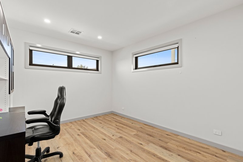Photo - 62 Dryden Way, Highton VIC 3216 - Image 17