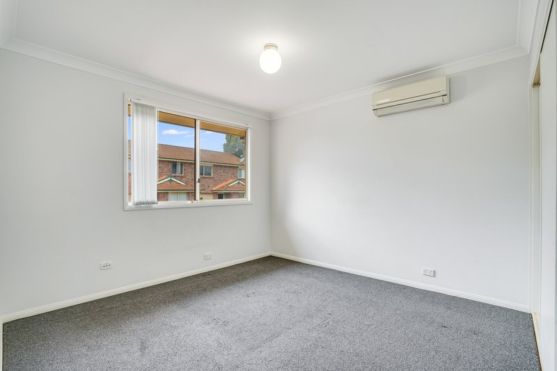 Photo - 6/2 Dutton Place, Glenmore Park NSW 2745 - Image 5
