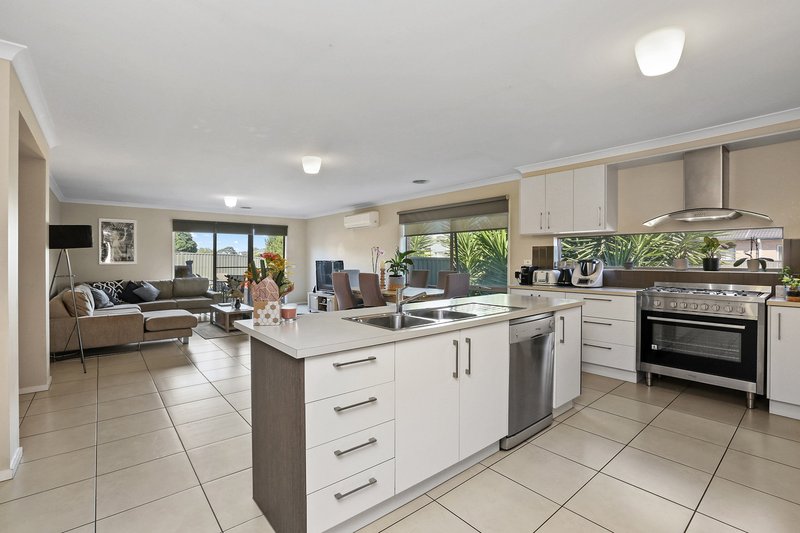 Photo - 62 Eastlakes Boulevard, Lara VIC 3212 - Image 3