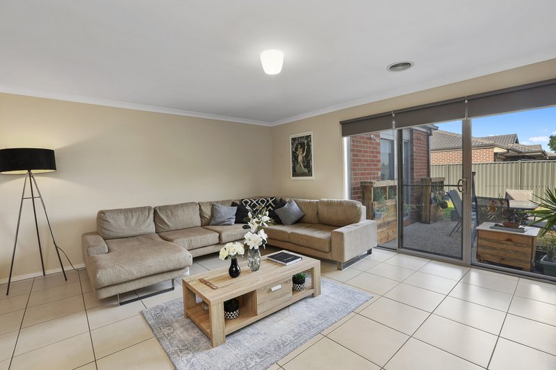 Photo - 62 Eastlakes Boulevard, Lara VIC 3212 - Image 5