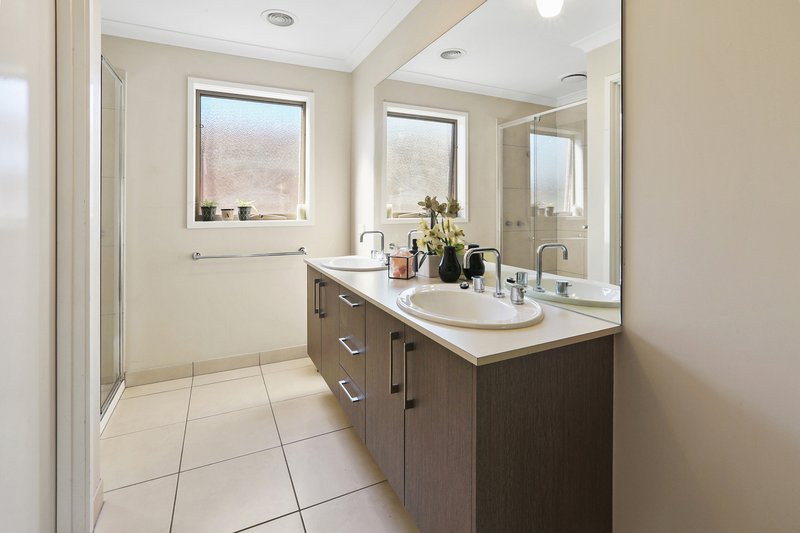 Photo - 62 Eastlakes Boulevard, Lara VIC 3212 - Image 8